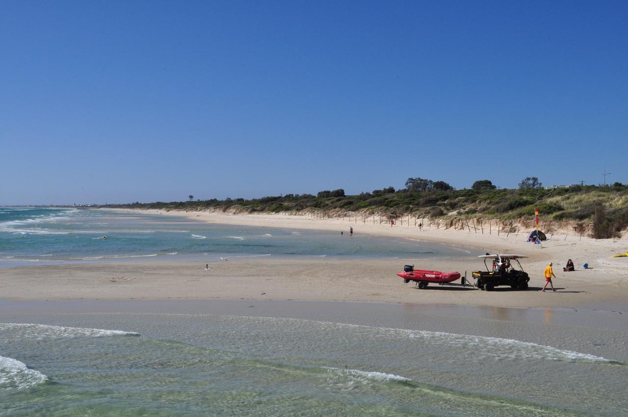 Sailaway Beach House Melbourne Bagian luar foto
